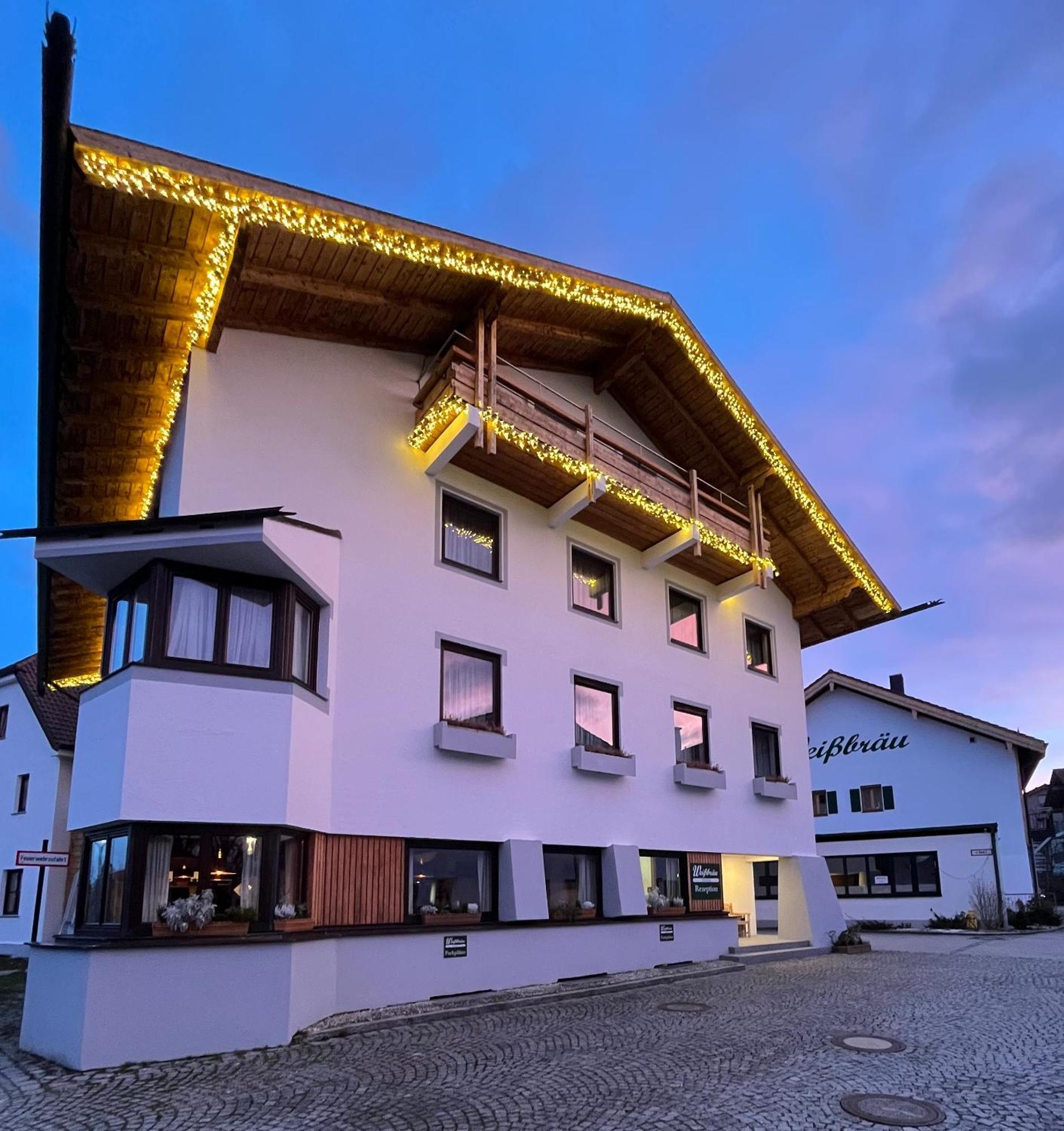 Hotel Weissbraeu Oberhaching Exterior photo