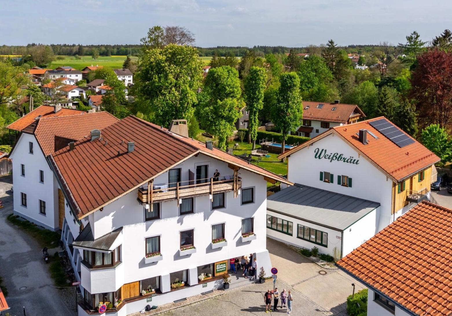Hotel Weissbraeu Oberhaching Exterior photo